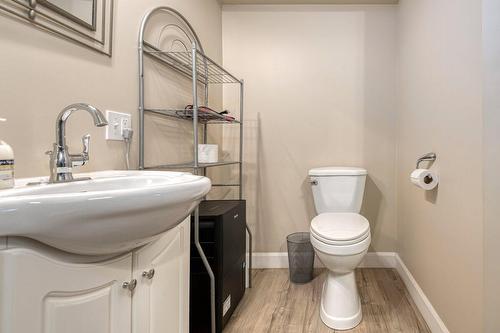 Salle de bains - 208 Rue Savignac, Saint-Germain-De-Grantham, QC - Indoor Photo Showing Bathroom