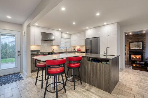 Hall d'entrée/Vestibule - 208 Rue Savignac, Saint-Germain-De-Grantham, QC - Indoor Photo Showing Other Room