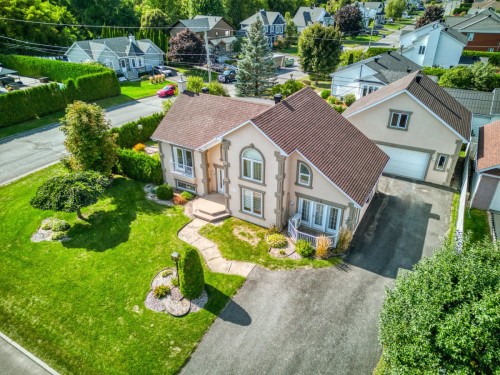 Photo aérienne - 208 Rue Savignac, Saint-Germain-De-Grantham, QC - Outdoor