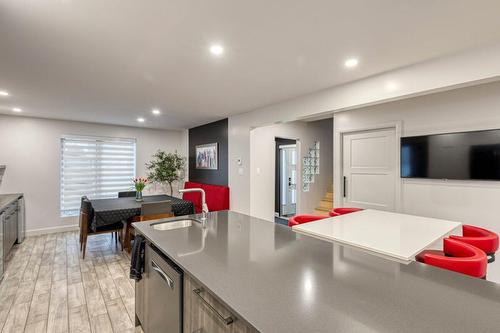 Cuisine - 208 Rue Savignac, Saint-Germain-De-Grantham, QC - Indoor Photo Showing Kitchen With Upgraded Kitchen