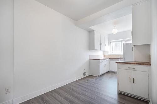 Cuisine - 12-1265 Boul. Graham, Mont-Royal, QC - Indoor Photo Showing Kitchen