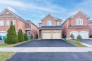 1082 Galesway Boulevard, Mississauga, ON  - Outdoor With Facade 