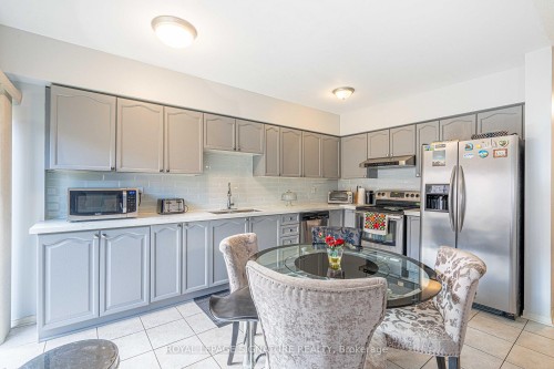 1082 Galesway Boulevard, Mississauga, ON - Indoor