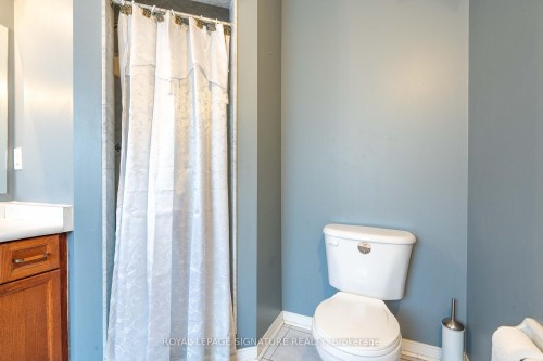 1082 Galesway Boulevard, Mississauga, ON - Indoor Photo Showing Bathroom