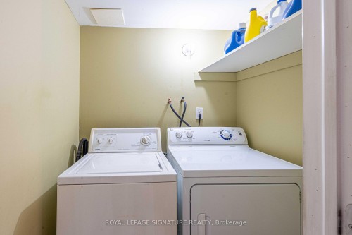 1082 Galesway Boulevard, Mississauga, ON - Indoor Photo Showing Laundry Room