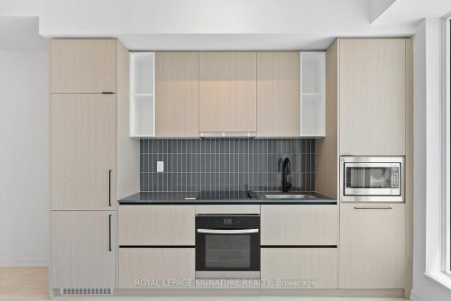 601-10 Graphophone Grove, Toronto, ON -  Photo Showing Kitchen