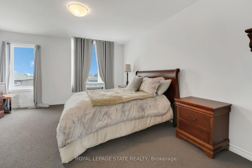 4862 Connor Drive, Lincoln, ON - Indoor Photo Showing Bedroom