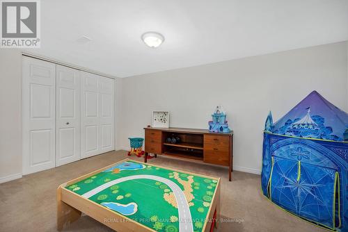 151 Kinross Private, Ottawa, ON - Indoor Photo Showing Bedroom