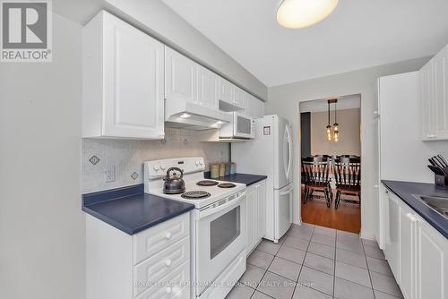 151 Kinross Private, Ottawa, ON - Indoor Photo Showing Kitchen