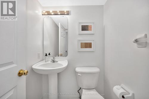 151 Kinross Private, Ottawa, ON - Indoor Photo Showing Bathroom