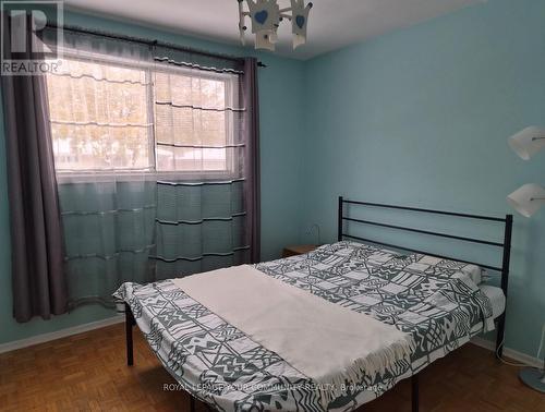 557 Glen Manor Boulevard, Waterloo, ON - Indoor Photo Showing Bedroom