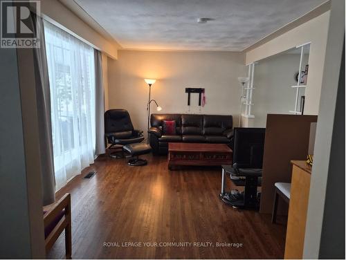 557 Glen Manor Boulevard, Waterloo, ON - Indoor