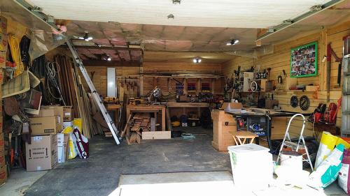 Garage - 36 Rg Cohoes, La Patrie, QC - Indoor Photo Showing Garage