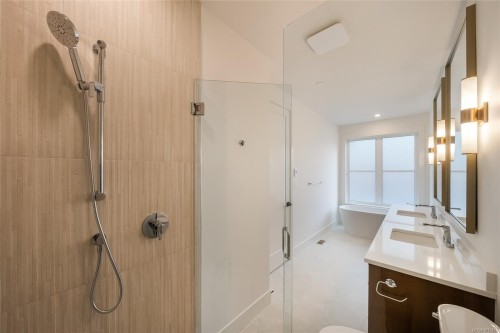 530 Hole-In-One Dr, Qualicum Beach, BC 