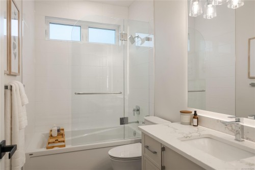 530 Hole-In-One Dr, Qualicum Beach, BC 