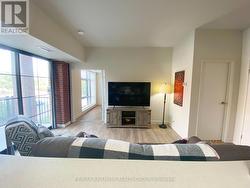 Patio door to balcony - 