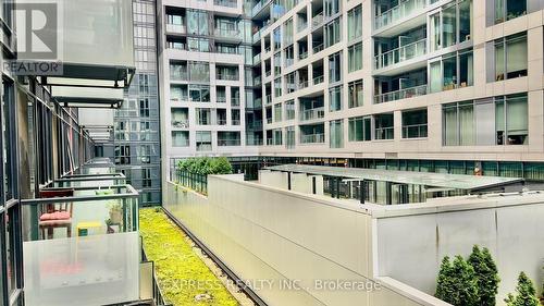 409 - 560 Front Street W, Toronto, ON - Outdoor With Balcony