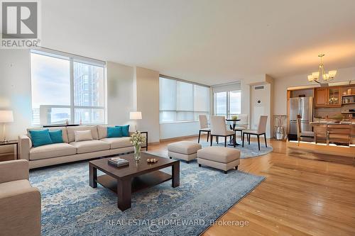 #1006 - 205 Wynford Drive, Toronto, ON - Indoor Photo Showing Living Room