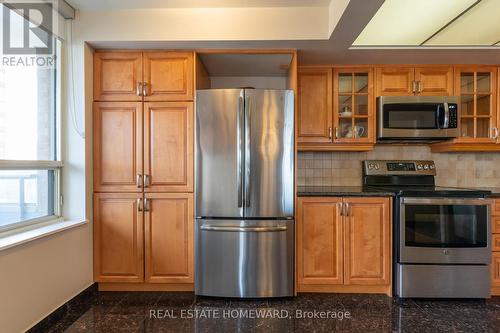 #1006 - 205 Wynford Drive, Toronto, ON - Indoor Photo Showing Kitchen