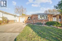 9223 ESPLANADE DRIVE  Windsor, ON N8R 1J2