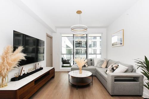 Living room - 428A-1400 Rue Ottawa, Montréal (Le Sud-Ouest), QC - Indoor Photo Showing Living Room