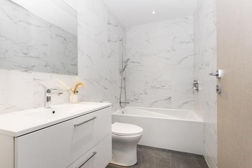Bathroom - 428A-1400 Rue Ottawa, Montréal (Le Sud-Ouest), QC - Indoor Photo Showing Bathroom