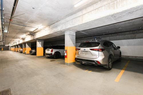 Parking - 428A-1400 Rue Ottawa, Montréal (Le Sud-Ouest), QC - Indoor Photo Showing Garage