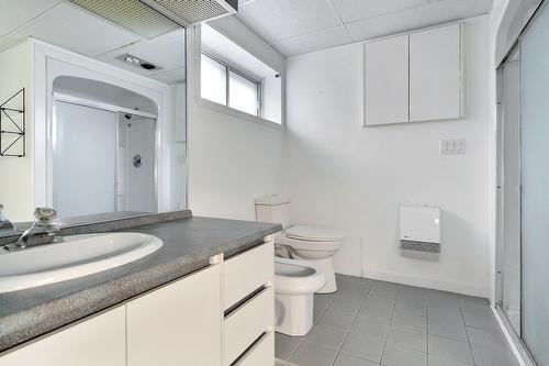 Bathroom - 1671  - 1675 Rue Pépin, Québec (Les Rivières), QC - Indoor Photo Showing Bathroom