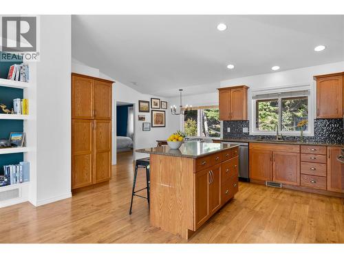 1474 Rose Meadow Drive, West Kelowna, BC - Indoor Photo Showing Kitchen With Double Sink