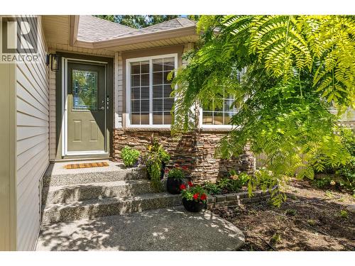Front entrance - 1474 Rose Meadow Drive, West Kelowna, BC - Outdoor
