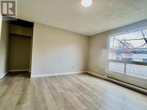 353 Oxford Street E, London East (East F), ON - Indoor Photo Showing Other Room