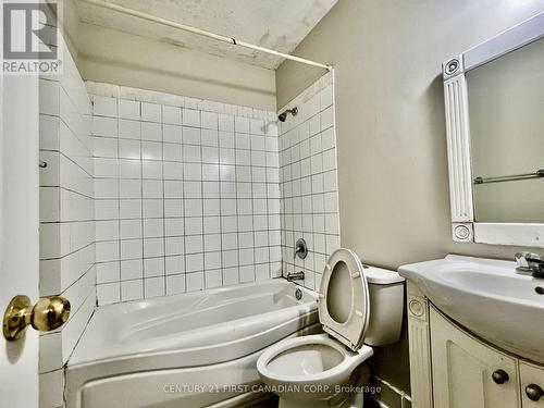 353 Oxford Street E, London East (East F), ON - Indoor Photo Showing Bathroom
