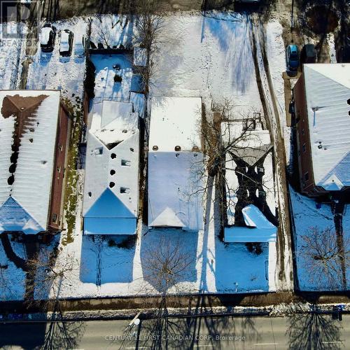 353 Oxford Street E, London East (East F), ON - Outdoor