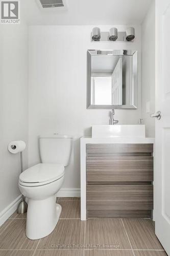 721 - 75 Weldrick Road E, Richmond Hill, ON - Indoor Photo Showing Bathroom