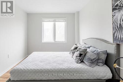721 - 75 Weldrick Road E, Richmond Hill, ON - Indoor Photo Showing Bedroom