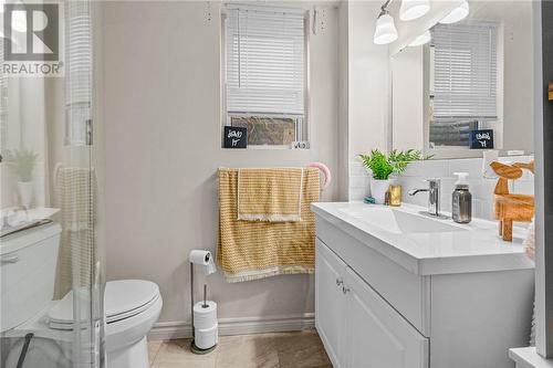 574 Elm, Greater Sudbury, ON - Indoor Photo Showing Bathroom