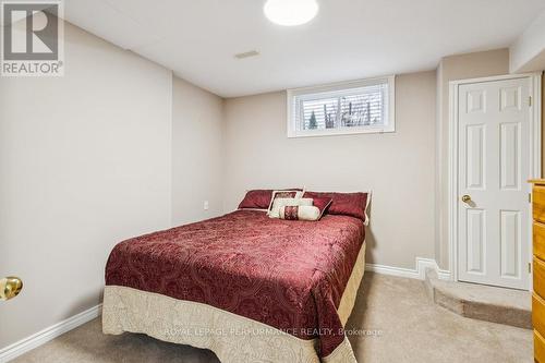 7051 Donwel Drive, Ottawa, ON - Indoor Photo Showing Bedroom