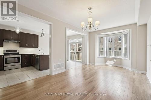 17 Fann Drive, Brampton, ON - Indoor Photo Showing Kitchen