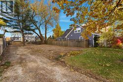 859 AVIATION ROAD  Mississauga, ON L5G 4H5