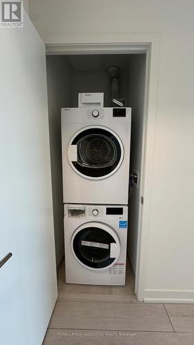 1201 - 39 Mary Street, Barrie, ON - Indoor Photo Showing Laundry Room