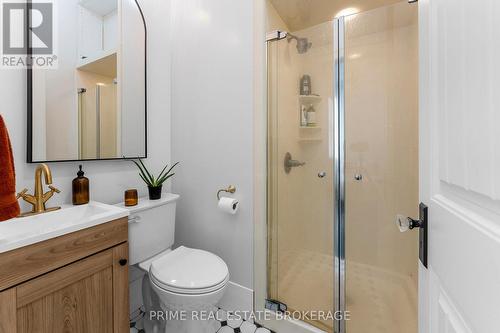 785 Queens Avenue, London East (East G), ON - Indoor Photo Showing Bathroom