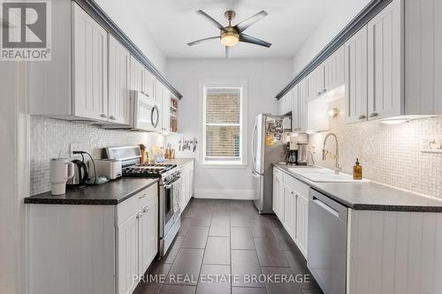 785 Queens Avenue, London East (East G), ON - Indoor Photo Showing Kitchen With Upgraded Kitchen