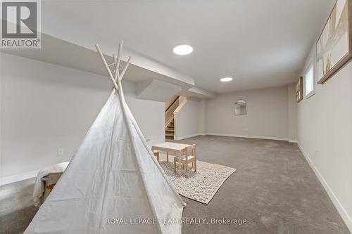 3040 Travertine Way, Ottawa, ON - Indoor