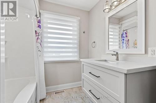 77B Broadway, St. Catharines (Port Weller), ON - Indoor Photo Showing Bathroom