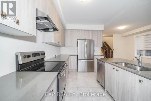 1033 Pisces Trail, Pickering, ON - Indoor Photo Showing Kitchen With Stainless Steel Kitchen With Double Sink