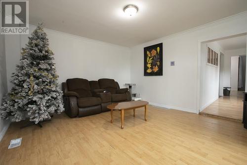 76 Central St, Sault Ste. Marie, ON - Indoor Photo Showing Living Room