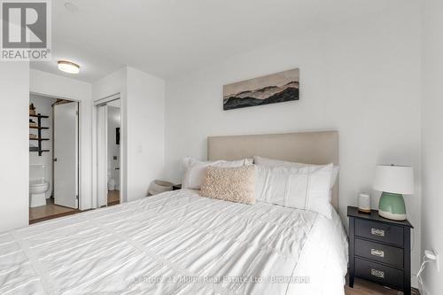 301 - 150 Sabina Drive, Oakville (Go Glenorchy), ON - Indoor Photo Showing Bedroom
