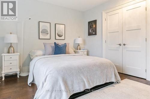 149 Fruitland Avenue, Burlington, ON - Indoor Photo Showing Bedroom