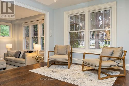 149 Fruitland Avenue, Burlington, ON - Indoor Photo Showing Living Room