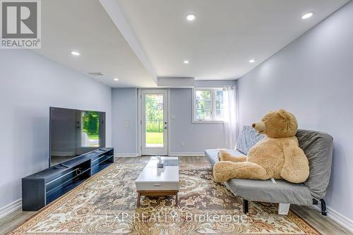 18 - 3129 Riverpath Common, Oakville, ON - Indoor Photo Showing Living Room